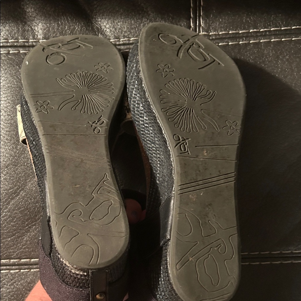 OTBT Bushnell Black and Snake Print Wedges 10M - Picture 5 of 6